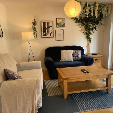 House 6 Goldcroft - Walk To Beach & Village, Pet-Friendly & Hottub Porthtowan Eksteriør billede